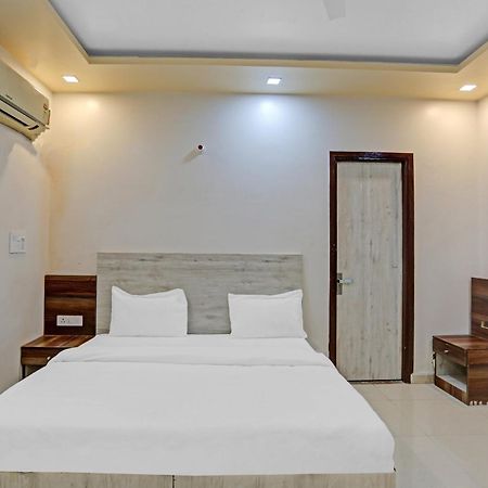 Hotel O Expo View Near Pvr Ansal Plaza Грейтър Нойда Екстериор снимка