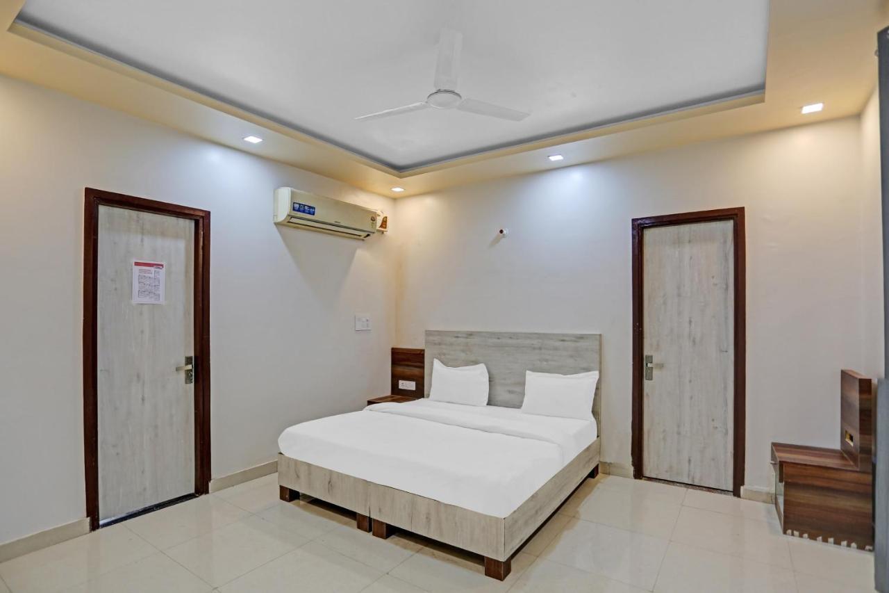 Hotel O Expo View Near Pvr Ansal Plaza Грейтър Нойда Екстериор снимка
