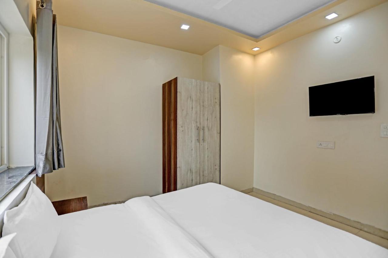 Hotel O Expo View Near Pvr Ansal Plaza Грейтър Нойда Екстериор снимка