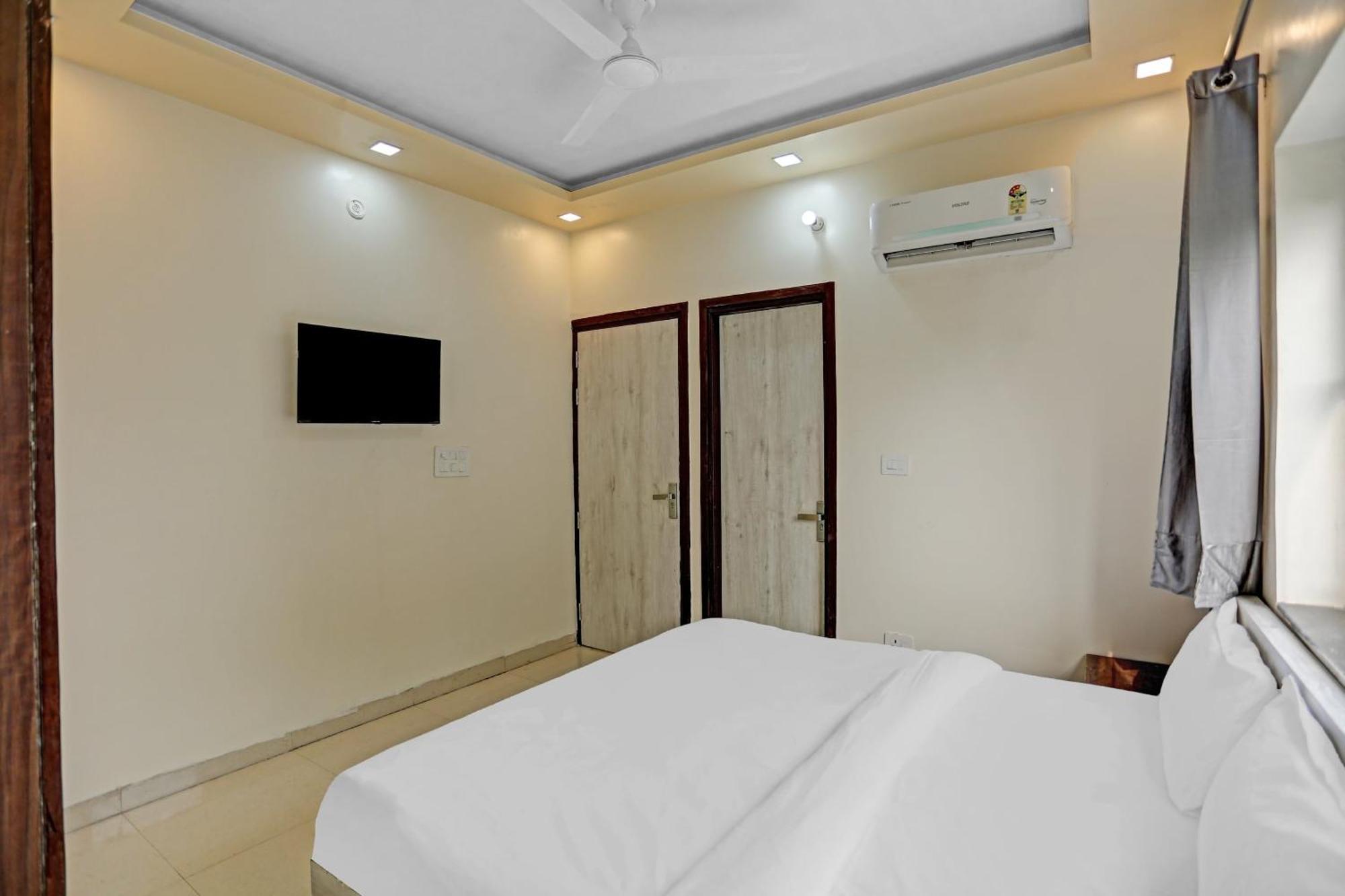 Hotel O Expo View Near Pvr Ansal Plaza Грейтър Нойда Екстериор снимка