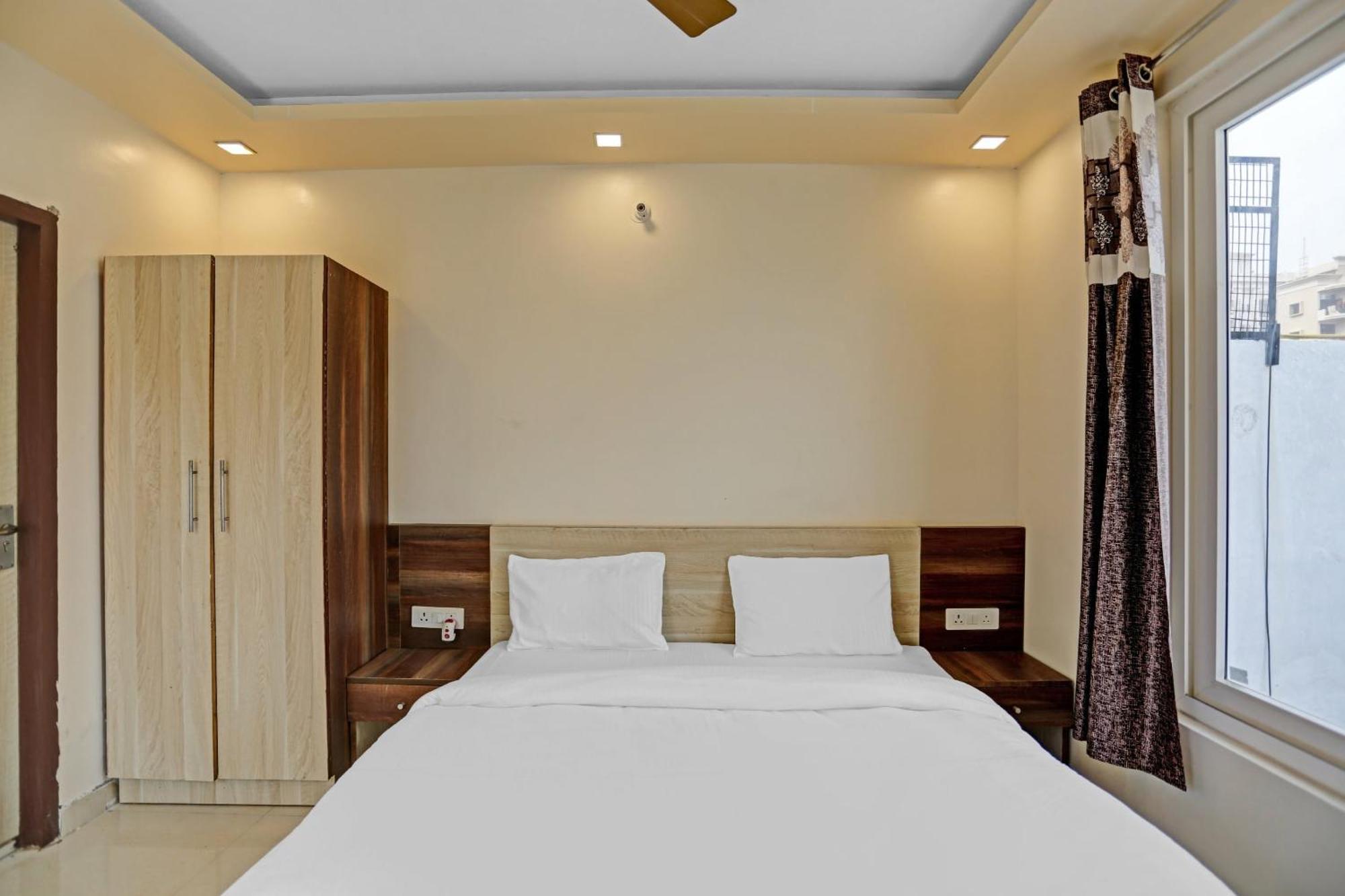 Hotel O Expo View Near Pvr Ansal Plaza Грейтър Нойда Екстериор снимка