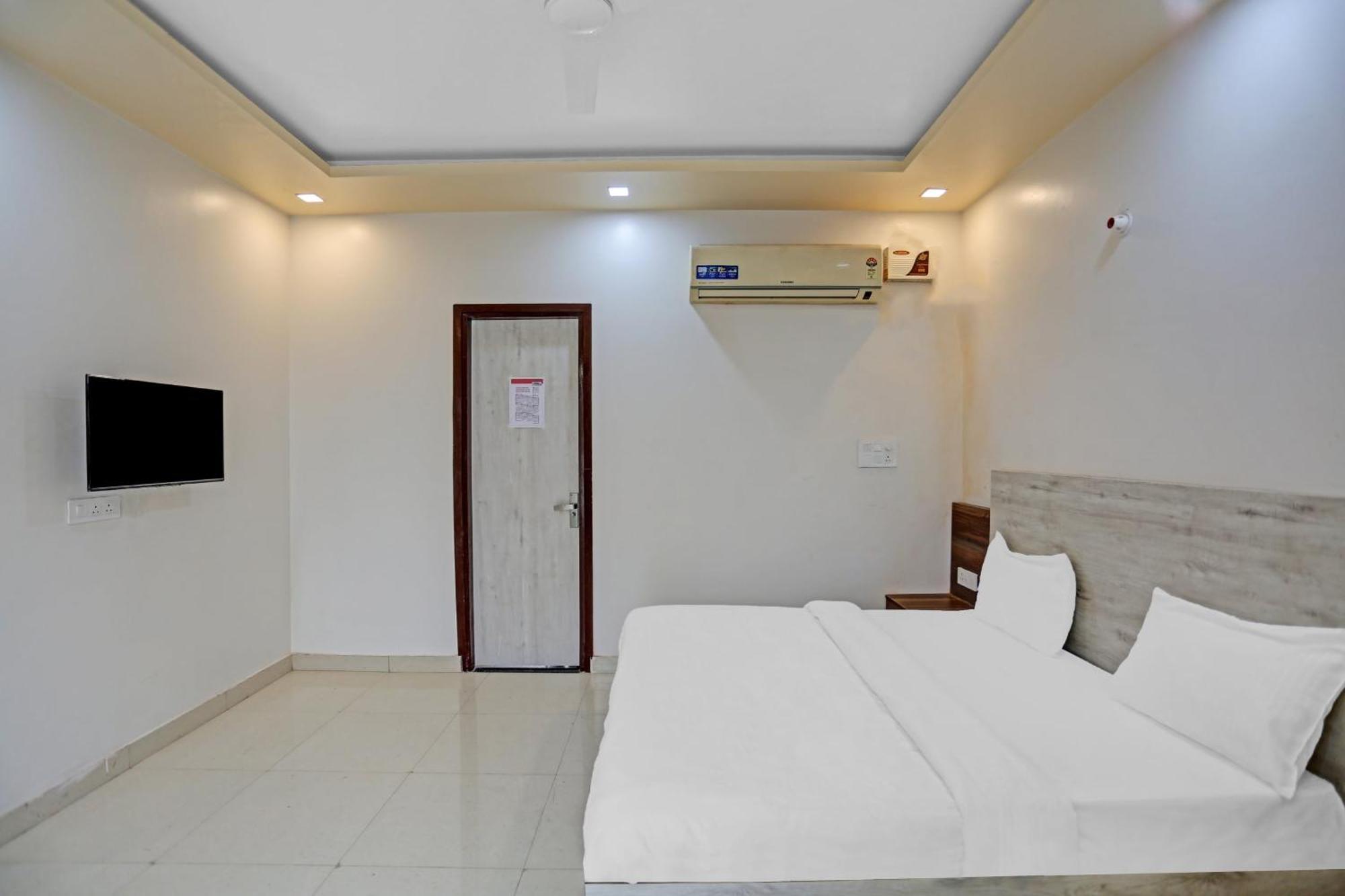 Hotel O Expo View Near Pvr Ansal Plaza Грейтър Нойда Екстериор снимка