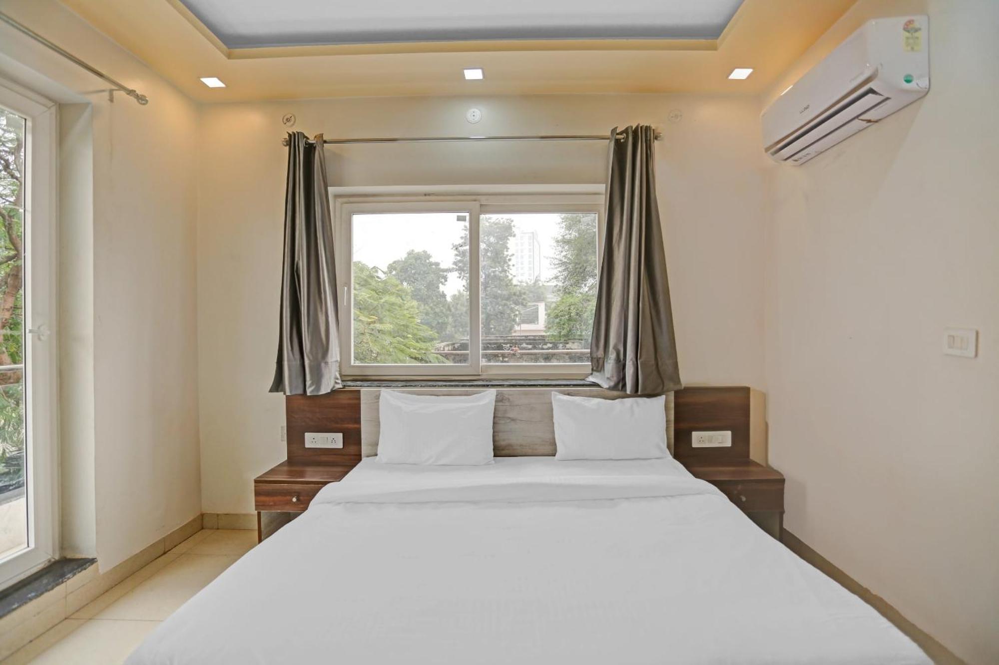 Hotel O Expo View Near Pvr Ansal Plaza Грейтър Нойда Екстериор снимка