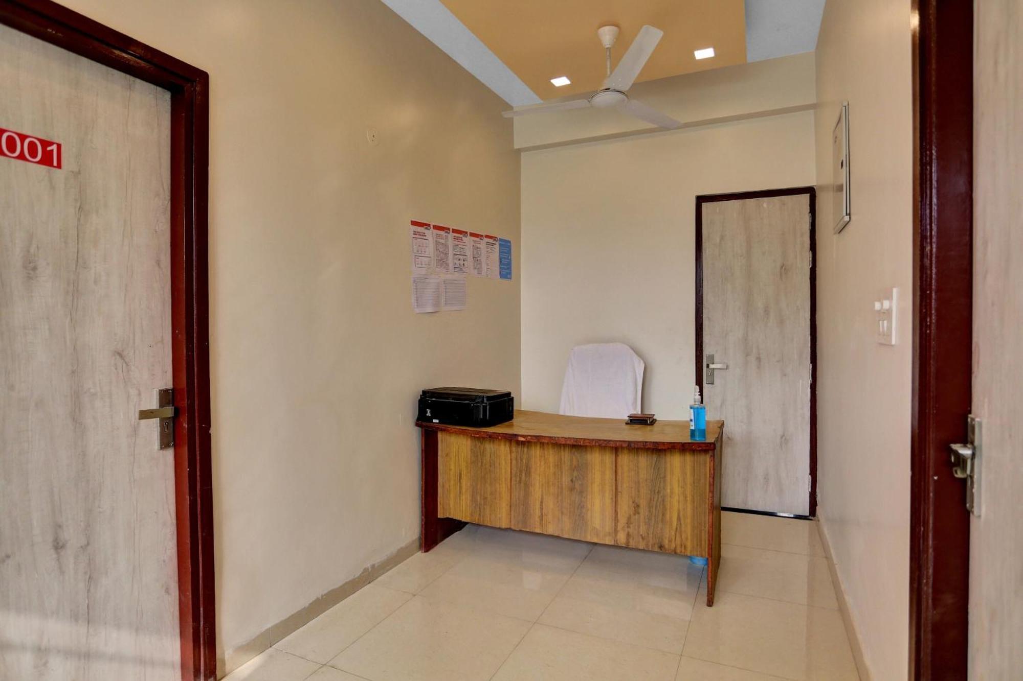 Hotel O Expo View Near Pvr Ansal Plaza Грейтър Нойда Екстериор снимка