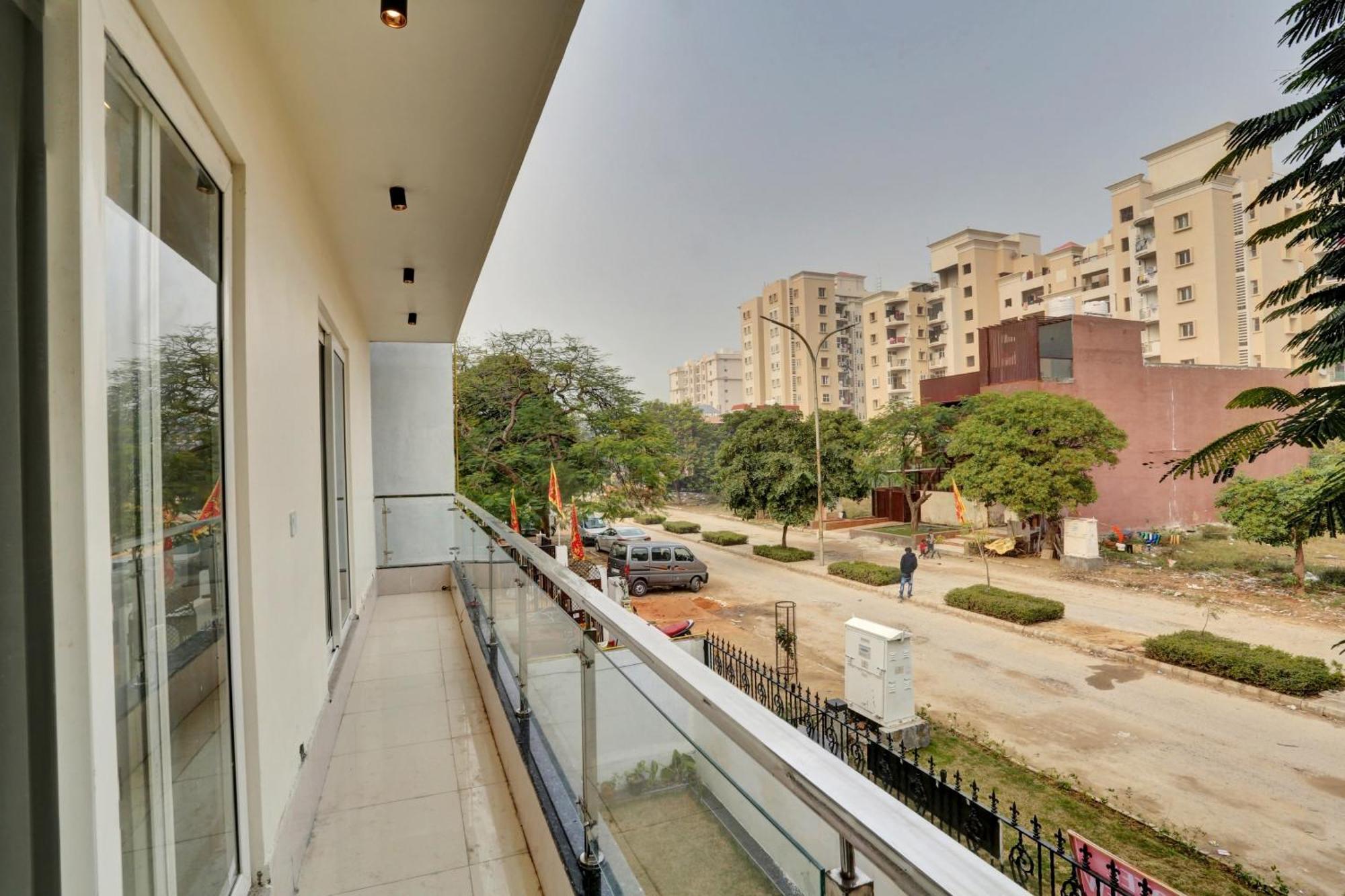 Hotel O Expo View Near Pvr Ansal Plaza Грейтър Нойда Екстериор снимка